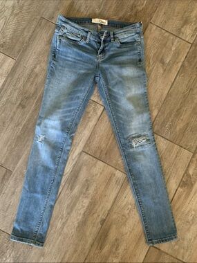 Dittos Light Blue Distressed Skinny Jeans